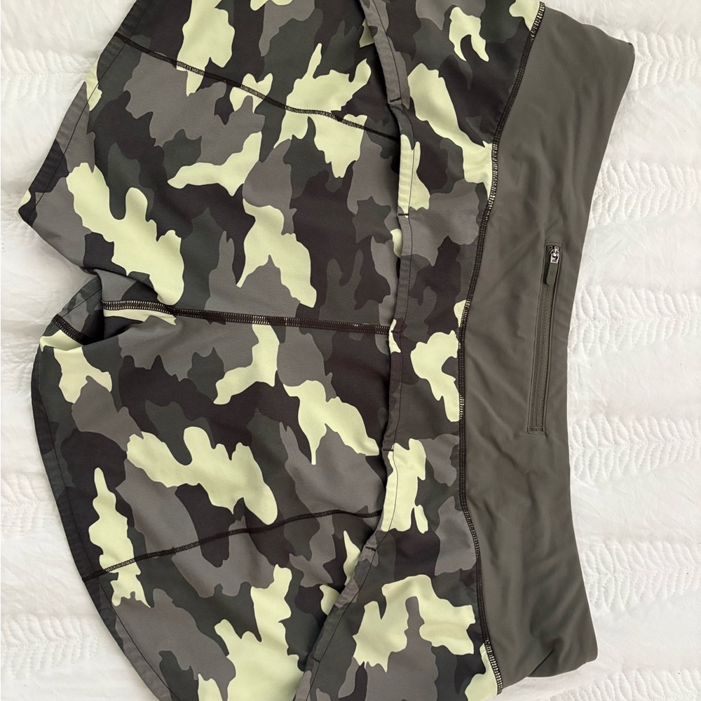 LULULEMON Speed Up Mid-Rise Lined Shorts